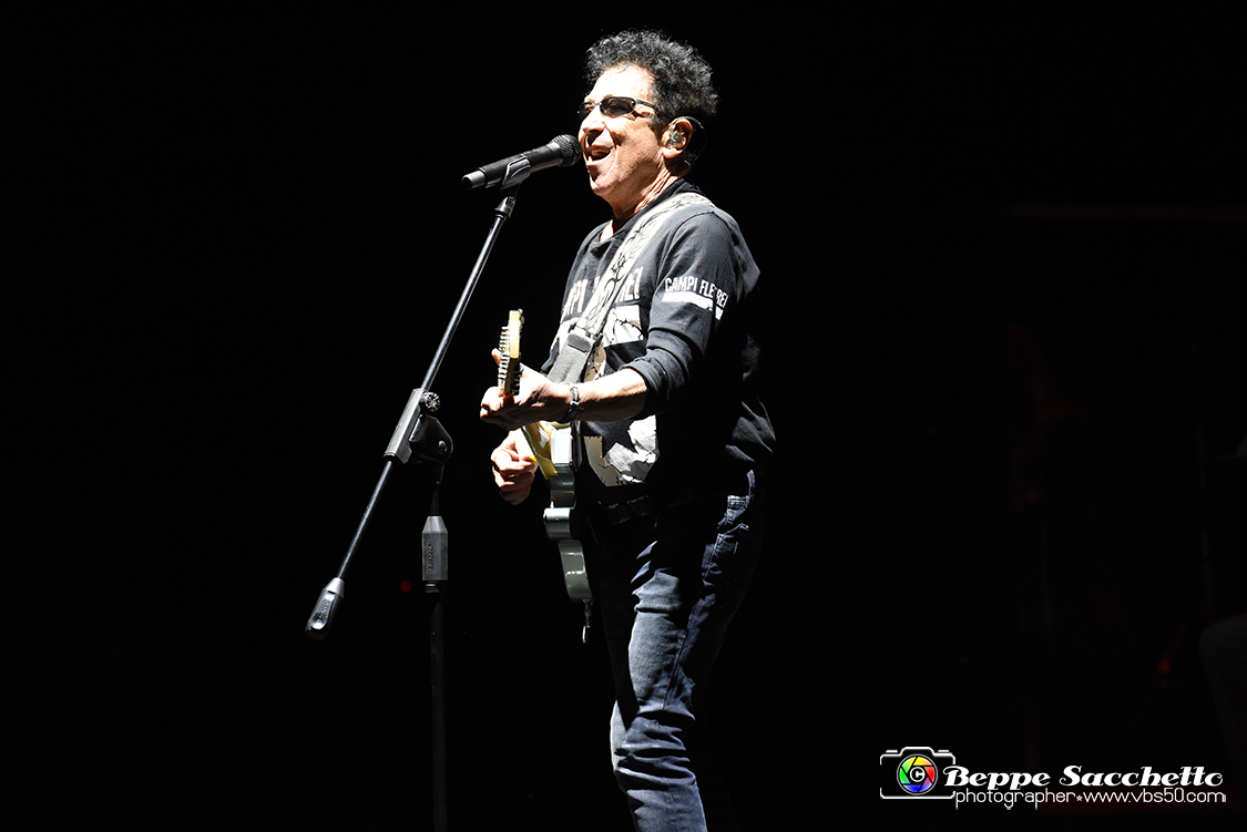 VBS_3942 - Concerto Edoardo Bennato - Peter Pan Rock 'n' Roll Tour.jpg